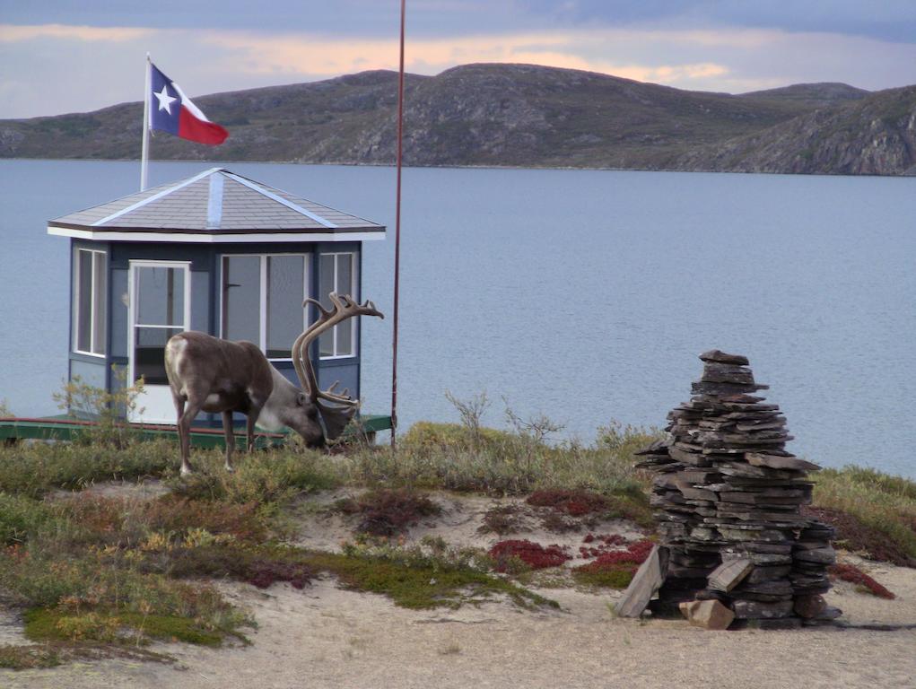 Peterson'S Point Lake Lodge Yellowknife Esterno foto